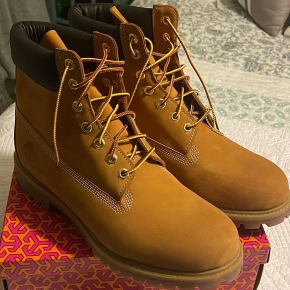 Timberland Boots - Picture 2 of 4